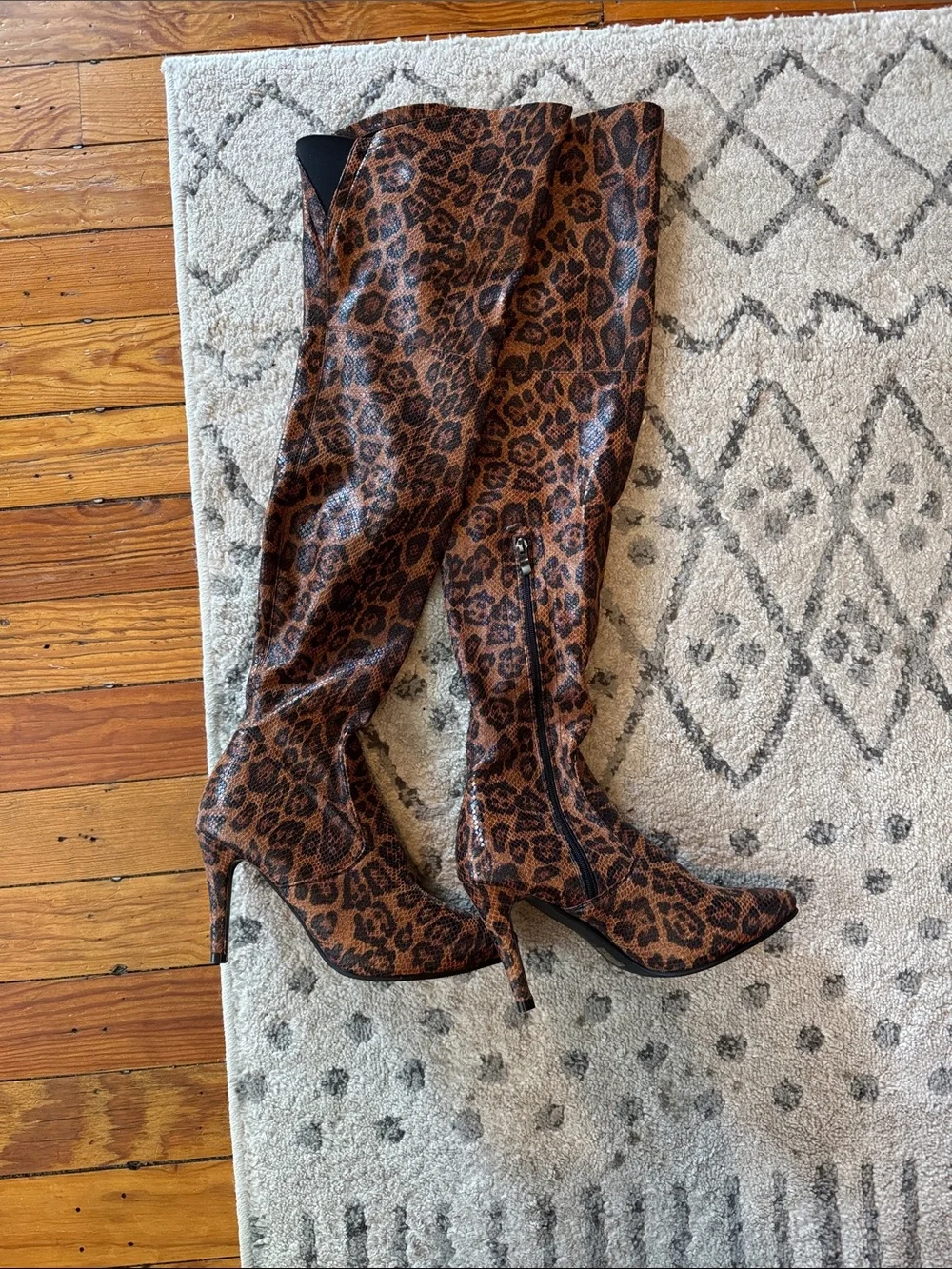 Leopard Print Womens Knee-High Stiletto Boots - Brown